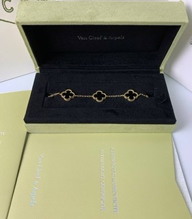 New Van Cleef & Arpels Bracelets 5 motifs (Ori)
