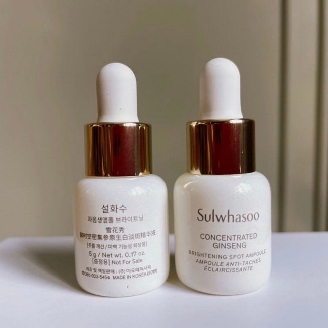 Sulwhasoo Concentrated Ginseng Brightening Spot Ampoule ขนาดทดลอง 5 g.ใหม่ล่าสุด เซรั่มโสมเข้มข้น ช่วยลดจุดด่างดำบนใบหน้าให้จางลง ปรับโทนผิวให้สว่างขึ้นอย่างเรียบเนียน ผิวค่อยๆขาวขึ้นอย่างเป็นธรรมชาติ ขจัดความหมองคล้ำ มอบความชุ่มชื้น ให้ผิวขาวใส อิ่มน้ำ ม