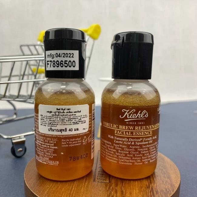 Kiehl's  Ferulic Brew Rejuvenating Facial Essence ขนาดทดลอง 40 ml. มหัศจรรย์แห่งน้ำตบ เพื่อผิวดูดีใน 5 มิติ ภายใน 4 สัปดาห์ เอสเซนส์บำรุงผิวหน้าเนื้อบางเบา ซึมไว เพื่อผิวแลดูเปล่งปลั่ง ฟื้นคืนความอ่อนเยาว์ ให้ผิวแลดูมีสุขภาพดีและริ้วรอยตื้นๆดูจางลงอย