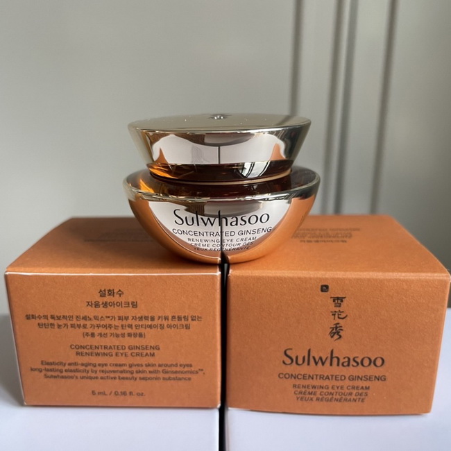 Sulwhasoo Concentrated Ginseng Renewing Eye Cream ขนาดทดลอง 5 ml. ครีมบำรุงลดเลือนริ้วรอยรอบดวงตาด้วยส่วนผสมอันล้ำค่าจากโสมแดง ให้ผิวกลับดูอ่อนเยาว์พร้อมฟื้นบำรุง ผิวรอบดวงตาอย่างล้ำลึก ให้ผิวเปล่งประกายสดใส เพิ่มประสิทธิภาพในการลดเลือนริ้ว