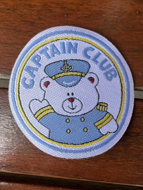 ++พร้อมส่ง++ตราติดเสื้อ captain club ติดเสื้อแบบใช้เข็มกลัด 