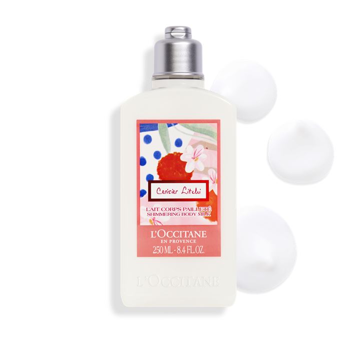 L'OCCITANE Cherry Blossom Lychee Shimmering Body Milk 250 ml. Limited Edition โลชั่นบำรุงผิวกาย เพิ่มความชุ่มชื้นให้ผิวจากShea Butter และกลีเซอรีนเพิ่มความรื่นรมด้วยกลิ่นสดชื่น ฟลอรัลฟรุ๊ตตี้ จาก Cherry Blossom และลิ้นจี่ นอกจากนี้ยังเพิ่มลูกเล่นด้วย