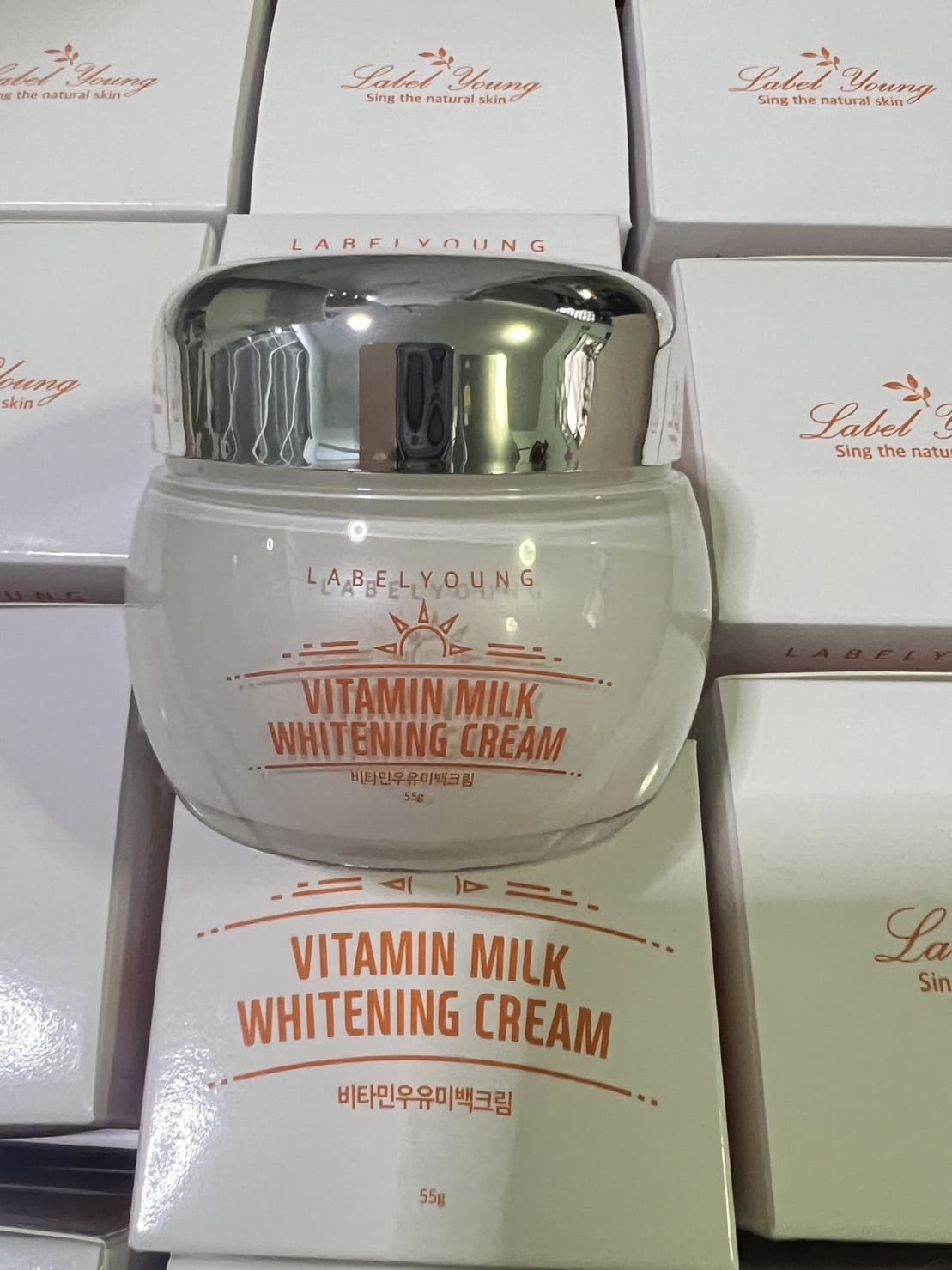 พร้อมส่ง LABELYOUNG shocking vitamin milk whitening cream 55g ครีมหน้าสด **สินค้าขายดี**