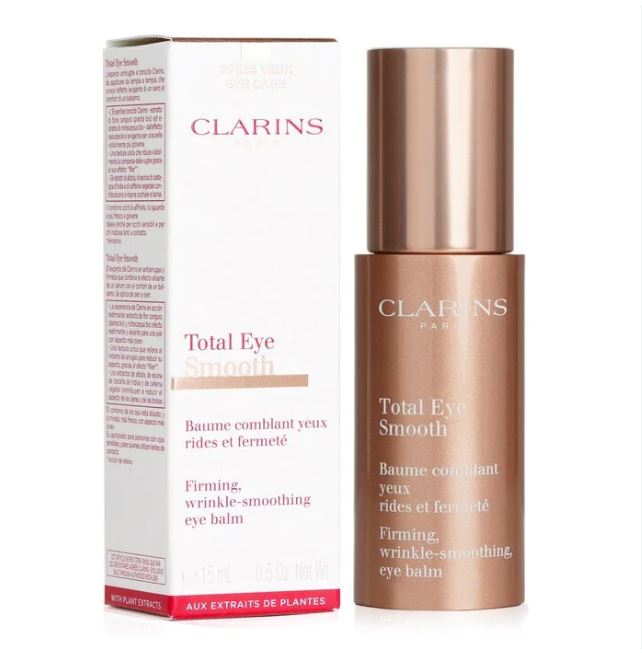 CLARINS Total Eye Smooth Eye Balm 15 ml. เซรั่มเพื่อผิวรอบดวงตาที่เรียบเนียน อุดมด้วยสารสกัดที่มีคุณสมบัติในการกระชับผิวจากพืชพรรณธรรมชาติ พร้อมเนื้อสัมผัสเบาสบายในรูปแบบบาล์ม ตรงเข้าจัดการรอยบวมน้ำและความหมองคล้ำใต้ตาเพื่อให้ดวงตากลับมาดูอ่อนเยาว์และกระจ