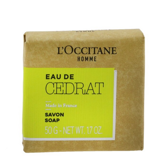 L'Occitane Cedrat Soap 50 g. สบู่ทำความสะอาดร่างกายอย่างอ่อนโยน อุดมไปด้วย Citron Essential Oil ช่วยให้ผิวผ่อนคลาย และSunflower Oil กรดไขมันที่จำเป็นต่อผิว เพื่อผิวที่สวย และนุ่มลื่น พร้อมกลิ่นหอมจากเซดาต์และเบอกามอทให้คุณรู้สึกสดชื่นในขั้นตอนแรกของก