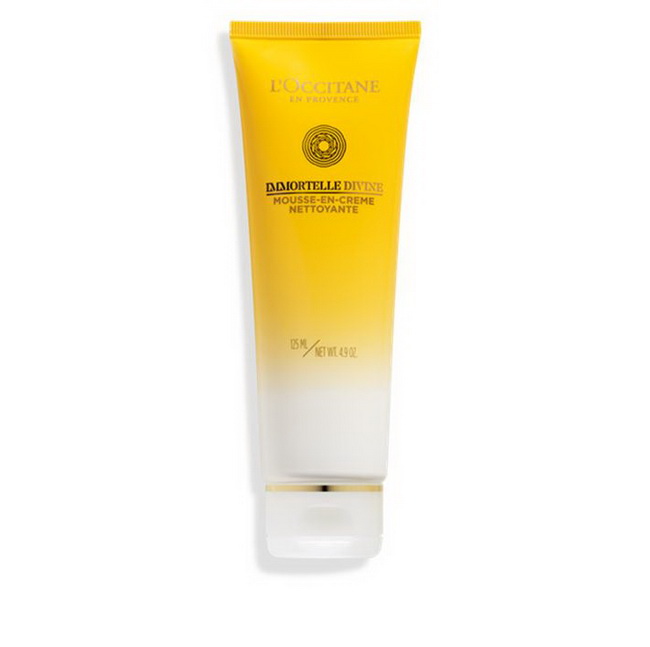 L'Occitane Immortelle Divine Foaming Cleansing Cream 125 ml. โฟมล้างหน้าเนื้อครีมเข้มข้นที่จะเปลี่ยนเป็นเนื้อฟองโฟมแสนนุ่ม ทำความสะอาดได้อย่างล้าลึกด้วย AHA ช่วยผลัดเซลล์ผิวอย่างอ่อนโยนเพื่อผิวสว่างกระจ่างใส ผสานคุณค่าของ Immortelle Essential Oil ที่