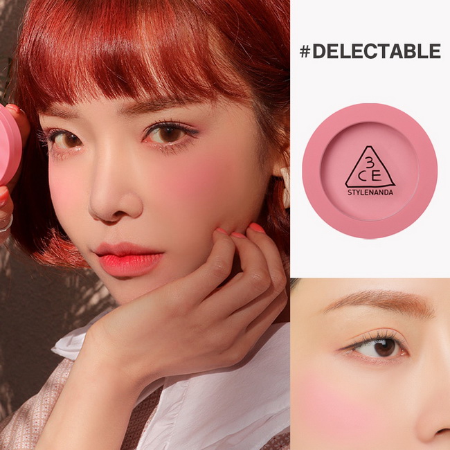3CE Face Blush 5.5 g #Delectable บลัชออนแบบฝุ่น ให้สีที่สวย เพิ่มความละมุนให้กับแก้ม ให้แก้มดูสุขภาพดี เม็ดสีแน่น เนื้อเนียนละเอียดเพียงสัมผัสเดียวก็เพอร์เฟคได้ เนื้อสีบางเบา โปร่งแสง เรียบเนียน เกลี่ยง่าย ดูเป็นธรรมชาติ