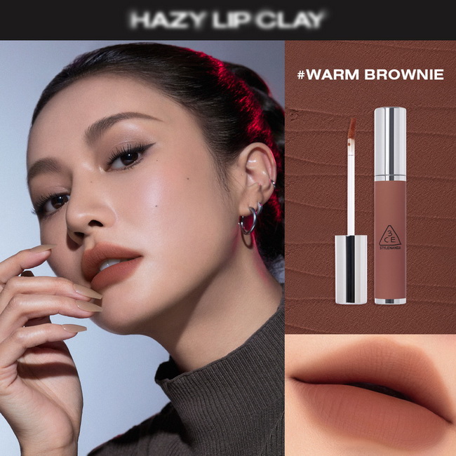 3CE Blur Hazy Lip Clay 4 g. #Warm Brownie ลิปสติกเนื้อแมท เม็ดสีชัด สัมผัสนุ่มละมุน เบาสบายปาก เกลี่ยง่าย ไม่เป็นก้อน ติดทนยาวนาน มาพร้อมเทคโนโลยี Hydro-Clay Sensation เนื้อเคลย์หลอมละลายไปกับริมฝีปาก มอบริมฝีปากสีสวย เป๊ะปัง ให้ฟินิชลุคแมทขั้นสุด