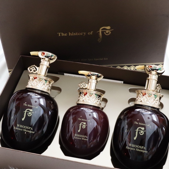 The History of Whoo WHOOSPA Hair 3pcs Special Set เซ็ทผลิตภัณฑ์บำรุงเส้นผมยอดนิยม สูตรลับฉบับจักรพรรดินีแชมพูเอสเซนซ์และเอสเซนซ์บำรุงผม เพื่อเส้นผมสะอาดสดชื่น อุดมไปด้วยสมุนไพรดับร้อนจากราชสำนักอย่าง หวงเหลียน คืนความแข็งแรงและเงางามเพื่อให้เส้นผมนุ่มสลวย
