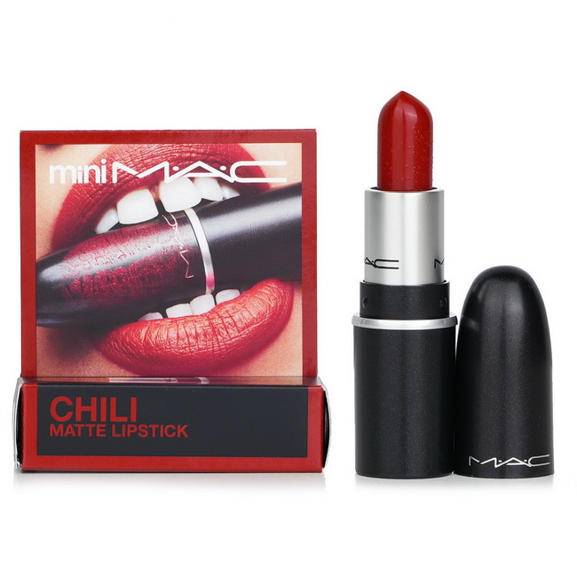MAC Mini Macximal Silky Matte Lipstick #602 Chili ขนาดพกพา 1.7 g ลิปสติกสูตรใหม่ ไซส์มินิ ปริมาณครึ่งของไซส์จริงด้วยเนื้อแมตต์เนื้อเนียนแบบใหม่ สูตรที่ดีสำหรับริมฝีปากที่ดูสมบูรณ์ยิ่งขึ้น รู้สึกดีขึ้น มีความนุ่มนวล เนื้อลื่น เกลี่ยง่าย สบายปาก สีสดชัดแน่น