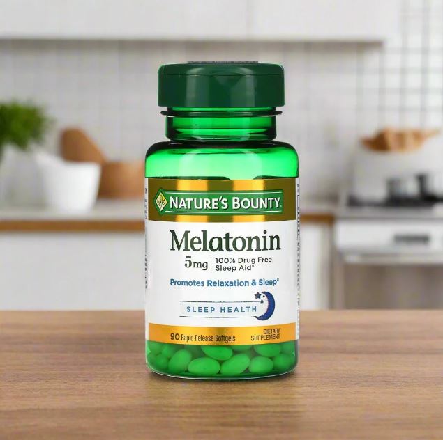Nature's Bounty Melatonin 5 mg 90 Rapid Release Softgels เมลาโทนิน 5 mg. ชนิดเม็ดซอฟท์เจล ดูดซึมเร็ว นำเข้าจากอเมริกา ทำให้คุณหลับได้เร็วขึ้น หลับลึก มีสมาธิดีขึ้น สุขภาพชีวิตดีขึ้น ปกตินั้นถือว่าเป็นฮอร์โมนที่มีความสามารถในการต้านอนุมูลอิสระ ผลิตโดย