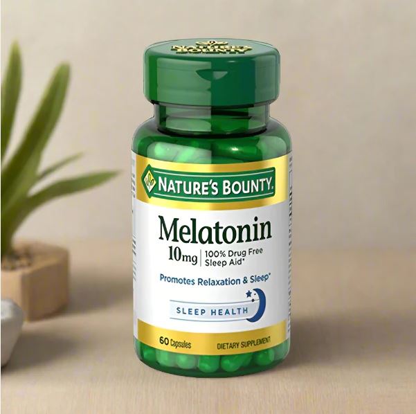 Nature's Bounty Melatonin 10mg 60 Capsules เมลาโทนิน 10 mg. ชนิดแคปซูล นำเข้าจากอเมริกา สำหรับผู้ที่นอนหลับยาก เคยทานเมลาโทนิน 3-5 mg. แล้วยังนอนหลับไม่ดีพอ จำเป็นต้องเพิ่มโดสของเมลาโทนินทำให้คุณหลับได้เร็วขึ้น หลับลึก มีสมาธิดีขึ้น สุขภาพชีวิตดีขึ้น