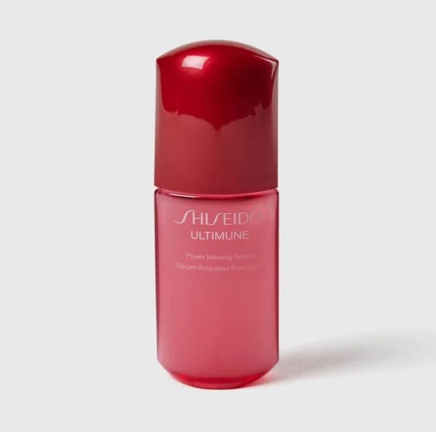 Shiseido New Ultimune Power Infusing Concentrate ขนาดทดลอง 10 ml. สูตรอัพเกรดใหม่ล่าสุด พร้อมสารบำรุงตัวใหม่ เพื่อผิวอ่อนเยาว์กว่าที่เคย สูตรใหม่ ผสาน Power Fermented Camellia+ ส่วนผสมทรงประสิทธิภาพเอกสิทธิ์จาก SHISEIDO ที่ช่วยกำจัดเซลล์ผิวที่เสื่อมสภาพ เ