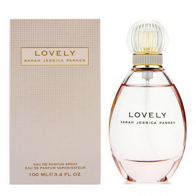 Sarah Jessica Parker Lovely Eau de Parfum Spray 100ml. น้ำหอมกลิ่นฟลอรัลฟรุ๊ตตี้ ที่โด่งดังและขายดีมากในอเมริกาและทั่วโลก กลิ่นสดใส น่ารัก ดูอ่อนโยน น่าทะนุถนอม โดดเด่นด้วยกลิ่นฟรุ๊ตตี้สดใสจากแอปเปิลและส้มแมนดาริน มีความหอมหวานอ่อนๆ จากกล้วยไม้ เป็นอีกกลิ