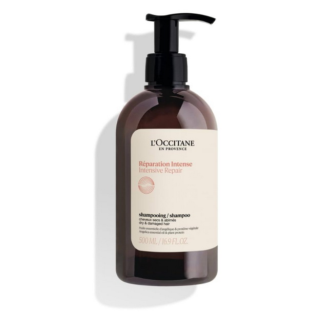 L'occitane Intensive Repair Shampoo 500 ml. (หัวปั๊ม) แชมพูสูตรใหม่ สำหรับผมทำสีและแห้งเสีย ให้ผมแข็งแรงขึ้น 3 เท่า เส้นผมที่แตกปลายได้รับการซ่อมบำรุงมากขึ้น 3 เท่า ซ่อมแซมและเสริมสร้างความแข็งแรงให้กับเส้นผมที่แห้งเสีย แตกปลาย และถูกทำล