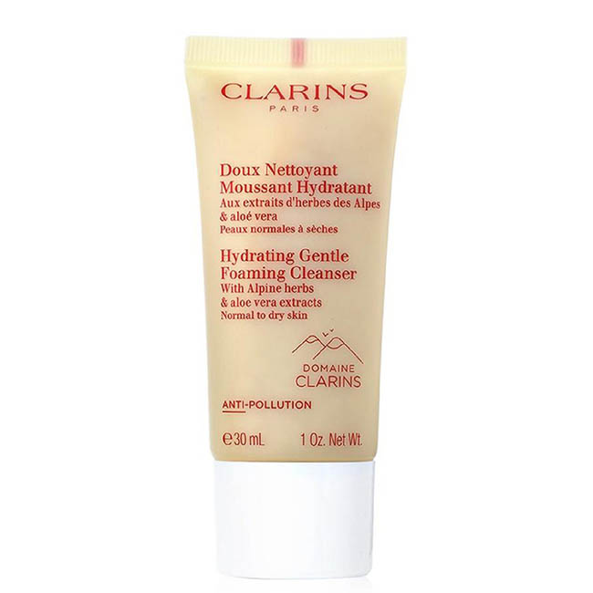 CLARINS Hydrating Gentle Foaming Cleanser ขนาดทดลอง 30ml. โฟมล้างหน้าสูตรโฟมสำหรับผิวหน้าที่ช่วยเพิ่มความชุ่มชื้นและปรับสมดุลให้แก่ผิวธรรมดาถึงผิวแห้ง พร้อมด้วยกลิ่นหอมสดชื่น เนื้อสัมผัสโฟมที่บางเบาและสารสกัดจากพืชที่ให้ความชุ่มชื้น ผิวสะอาดหมดจดและเนียนน