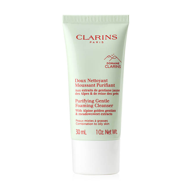 CLARINS Purifying Gentle Foaming Cleanser ขนาดทดลอง 30ml. คลีนเซอร์สูตรโฟมสำหรับผิวหน้า ที่ช่วยชำระล้างสิ่งสกปรกและปรับสมดุลให้แก่ผิวผสมถึงผิวมัน พร้อมด้วยกลิ่นหอมสดชื่น เนื้อสัมผัสที่บางเบา ปราศจากน้ำมันตกค้างบนผิว และมีสารสกัดจากพืชที่ช่วยทำให้รูขุมขนกร