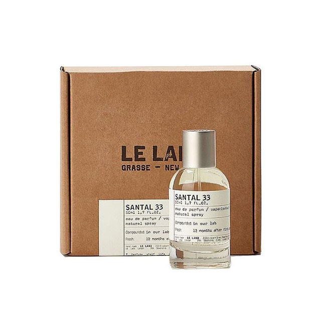 LE LABO Santal 33 Eau de Parfum Natural Spray 50 ml. น้ำหอมกลิ่นสุดพิเศษ สำหรับยูนิเซ็กส์ จากเลอ ลาโบ กลิ่น Santal 33 เป็นหนึ่งในกลิ่นหอมที่ขายดีที่สุดของแบรนด์นี้เลยค่ะเป็นกลิ่นที่แสดงถึงความเสรีภาพ และยังซ่อนความหอมของกลิ่นไม้จันทน์ออสเตรเลีย ไม้ปาปิรัส
