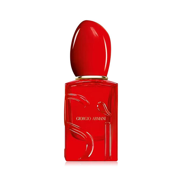Giorgio Armani Red Musk PassioneEau de Parfum Natural Spray 30 ml. กลิ่นหอมที่ปลุกทุกสัมผัสของคุณ ที่ผสานกลิ่นมัสก์อันเย้ายวนกับความหอมหวานของสตรอว์เบอร์รี่และกลีบกุหลาบ พร้อมเพิ่มความลึกซึ้งด้วยวานิลลา มอบความหอมเร่าร้อนเต็มเปี่ยมด้วยเสน่ห์ สำหรับผู้หญิง