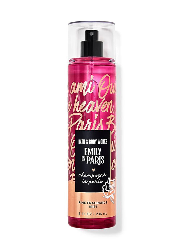 Bath & Body Works Emily in Paris Champagne in Paris Fine Fragrance Mist 236 ml. สเปร์ยน้ำหอมที่ให้กลิ่นติดกายตลอดวัน ให้ความรู้สึกแบบฝรั่งเศสและเป็นแบบฉบับของปารีสด้วยขวดแชมเปญสำหรับจิบและสเปรย์ ด้วยกลิ่นหอมแชมเปญสปริทซ์ เอลเดอร์เบอร์รี่ฟิซ และลิลลี่อ