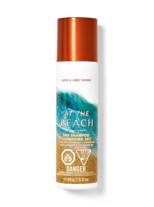 Bath and Body Works At the Beach Dry Shampoo 93 g สเปรย์ทำความสะอาดเส้นผมโดยไม่ต้องสระไม่ต้องใช้น้ำใช้งานง่ายเพียงแค่ฉีดสเปรย์ลงบนเส้นผม เป็นแชมพูแบบแห้งให้ความหอมสะอาดสดชื่นกับหนังศีรษะและเส้นผม ได้ตลอดวันโดยไม่ต้องใช้น้ำ ช่วยเพิ่มวอลลุ่มให้เส้นผมไม