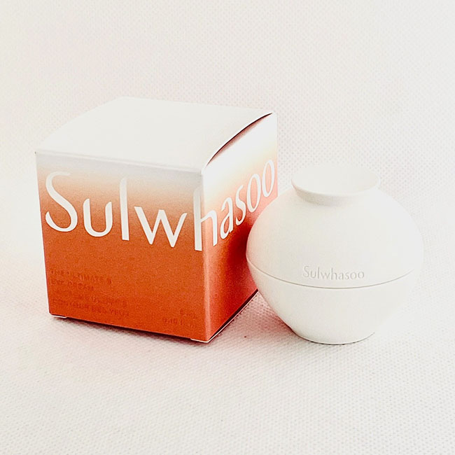 Sulwhasoo The Ultimate S Eye Cream  ขนาดทดลอง 5 ml. อายครีมพิชิตตาเหี่ยว เน้นฟื้นบำรุงผิวรอบดวงตาที่หย่อนคล้อย ให้กลับมายืดหยุ่นเต่งตึง ริ้วรอย ตีนกาแลดูจางลง พร้อมทั้งช่วยคงความชุ่มชื้น ลดความบวมคล้ำของผิวรอบดวงตาได้อย่างดีเยี่ยม
