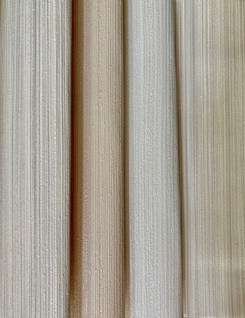 ราคาพิเศษ  ยาว10 ม. กว้าง53 ซม. ม้วน 5ตรม มีวิ้งๆ ริ้วเงิน ริ้วทองในตัวc