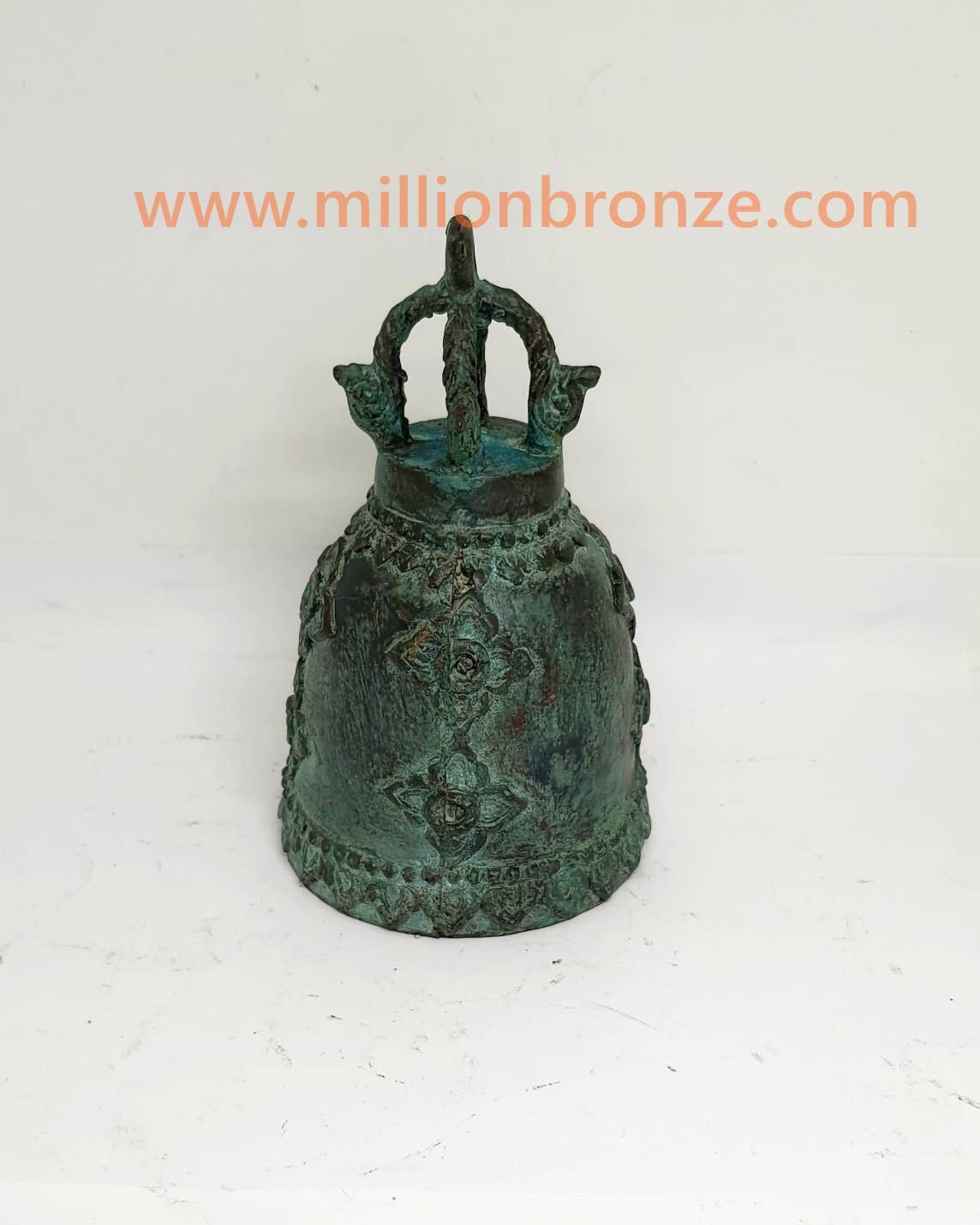 R142 ระฆังทองเหลืองลายดอกพิกุลทำสีเก่า Bronze Bell