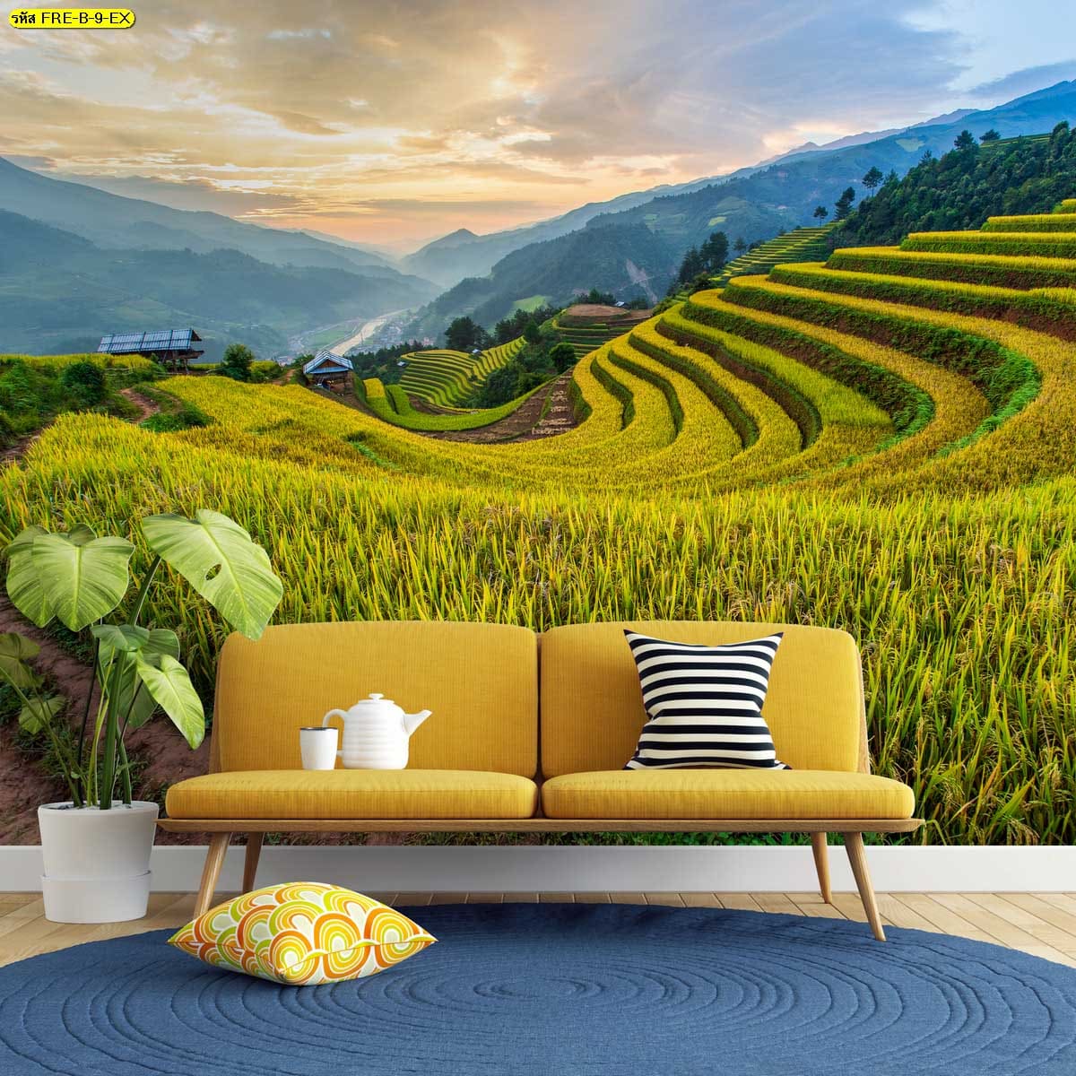 วอลเปเปอร์นาขั้นบันไดสีเขียวเหลือง เพิ่มลวดลายให้ผนังห้อง ดูสดใสและมีจังหวะสายตา