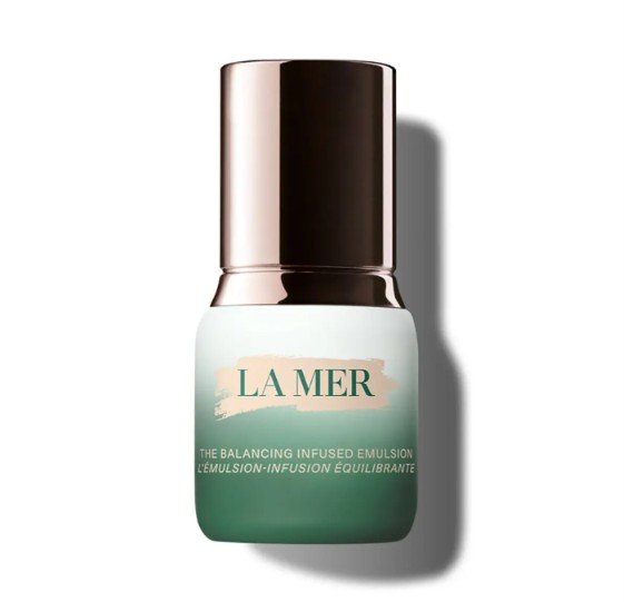 LA MER The Balancing Infused Emulsion ขนาดทดลอง 15 ml. อิมัลชั่นเนื้อบางเบา ออกแบบมาสำหรับคนผิวผสม-ผิวมัน ที่ช่วยปรับ Balance ผิวในช่วงอากาศร้อน ให้ความชุ่มชื้น ลดความมันส่วนเกิน รูขุมขนดูกระชับขึ้น ให้ผิวแลดูเรียบเนียน นุ่มนวล และกระจ่างใสขึ้น