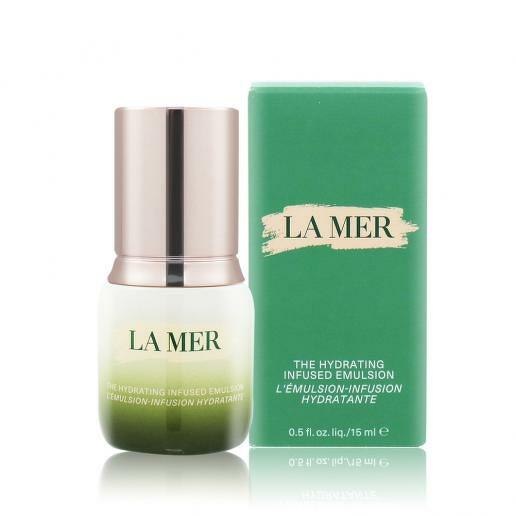 LA MER The Hydrating Infused Emulsion ขนาดทดลอง 15 ml. อิมัลชั่นเนื้อที่บางเบา ช่วยเติมความชุ่มชื้นให้ผิวทันทีที่ใช้เหมาะสำหรับผิวเเห้ง-ผิวผสม ด้วยคุณค่าของน้ำสกัดเข้มข้น Miracle Broth จากสาหร่ายซีเคลป์อันเป็นตำนานที่ช่วยเสริมประสิทธิภาพในการฟื้นบำรุงผิว 