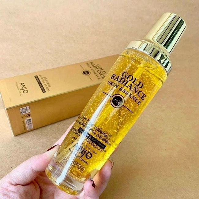 ANJO Gold Radiance Skin Essence 24K Whitening & Anti Wrinkle 150 ml. เอสเซนส์บำรุงผิวหน้า ทองคำ 99.9% เพื่อผิว เรียน เนียน ใส รูขุมขนเล็กลง ตั้งแต่ครั้งแรกที่ใช้ เพียง 1 สัปดาห์ ผิวขาวขึ้น ชัดมาก หน้าฟู หน้ามีความยืดหยุ่น เด้งหมือนผิวเด็ก