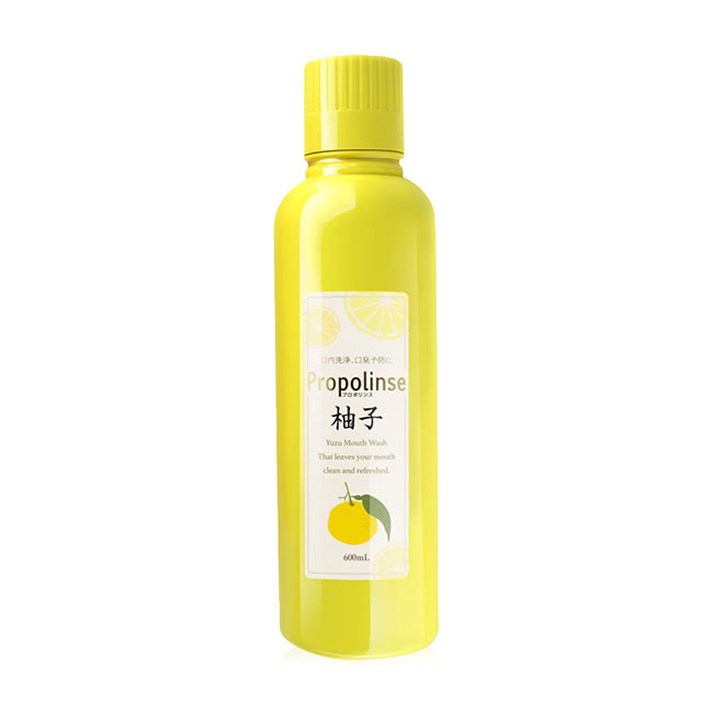 Propolinse Yuzu Mouth Wash 600 ml. (สีเหลือง) น้ำยาบ้วนปากนวัตกรรมใหม่ขจัดคราบโปรตีนจากญี่ปุ่น รสยูซุ หอมกลิ่นยูซุ เปรี้ยวซ่อนหวาน เย็นสดชื่น มีส่วนผสมหลักจากธรรมชาติโพรโพลิส และสารสกัดจากใบชาธรรมชาติ ลดการสะสมของคราบโปรตีน ซึ่งเป็นสาเหตุหลักของกลิ่นปาก ช