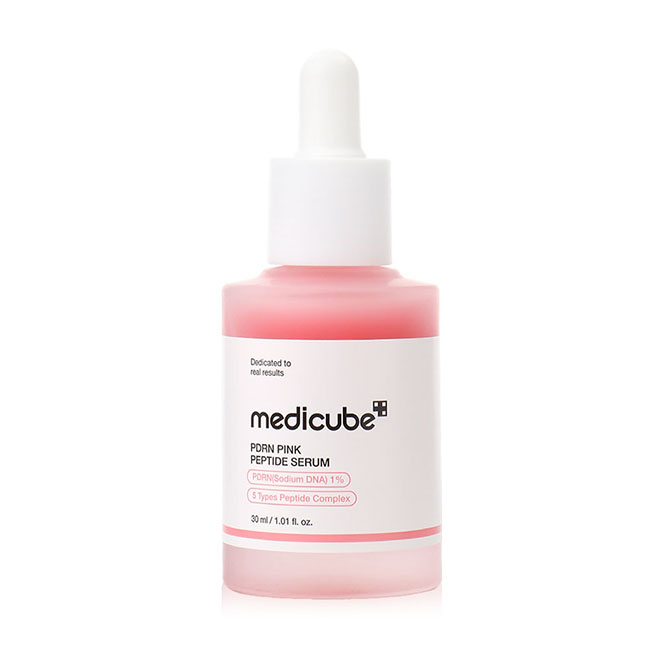 Medicube PDRN Pink Peptide Serum 30 ml. เซรั่มฟื้นฟูผิวขั้นสุด เติมผิวใส อิ่มฟู ดูเด็กแบบไม่ต้องพึ่งฟิลเตอร์ ผสาน PDRN และ Peptide ช่วยฟื้นฟูผิว เสริมความยืดหยุ่น และดูแลเกราะผิว เผยผิวอิ่มฟู เรียบเนียน กระจ่างใส โกลว์สุขภาพดี