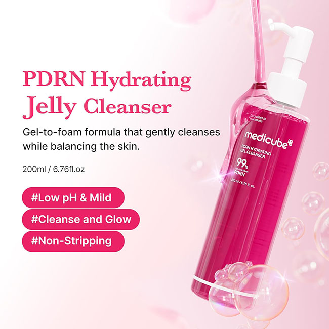 Medicube PDRN Hydrating Gel Cleanser 200 ml. เจลล้างหน้า Gel to Foam เปลี่ยนเป็นโฟมนุ่มทันที ผสาน PDRN เข้มข้น 99% และ Pink Vitamin ช่วยดูแลผิวให้เรียบเนียน ทำความสะอาดล้ำลึกถึงรูขุมขน ช่วยลดสิวเสี้ยน ความมัน และสิ่งอุดตัน สูตรอ่อนโยน pH 45 ใกล้เคียงผิว