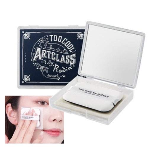 Too Cool For School Artclass By Rodin Finish Setting Oil Paper 50 แผ่น + รีฟิลอีก 50 แผ่น +พัฟ+ตลับพร้อมกระจก กระดาษซับมัน มีกระจกและพัฟในตัว โดยตัวพัฟจะมีแถบกาวสำหรับติดแผ่นกระดาษ ช่วยให้ซับหน้าได้โดยไม่ต้องใช้มือสัมผัสโดยตรง ผลิตจากกระดาษเกาหลีธรรมชาติ