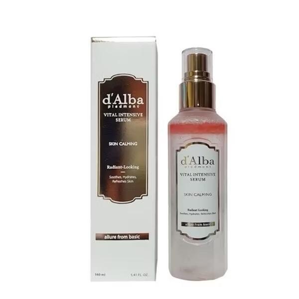d'Alba Vital Intensive Serum Skin Calming 160 ml. (ดัลบา เซรั่ม สีชมพู) เติมความชุ่มชื้นให้ผิวแบบเร่งด่วน ด้วยสเปรย์เซรั่มตัวดังจาก dAlba สเปรย์เซรั่มสูตรสีชมพูขวดใหญ่ ที่ผสานพลังเอสเซนส์ เซรั่ม และมอยส์เจอร์ไรเซอร์ไว้ในขวดเดียว เนื้อบางเบา เหมาะสำหร