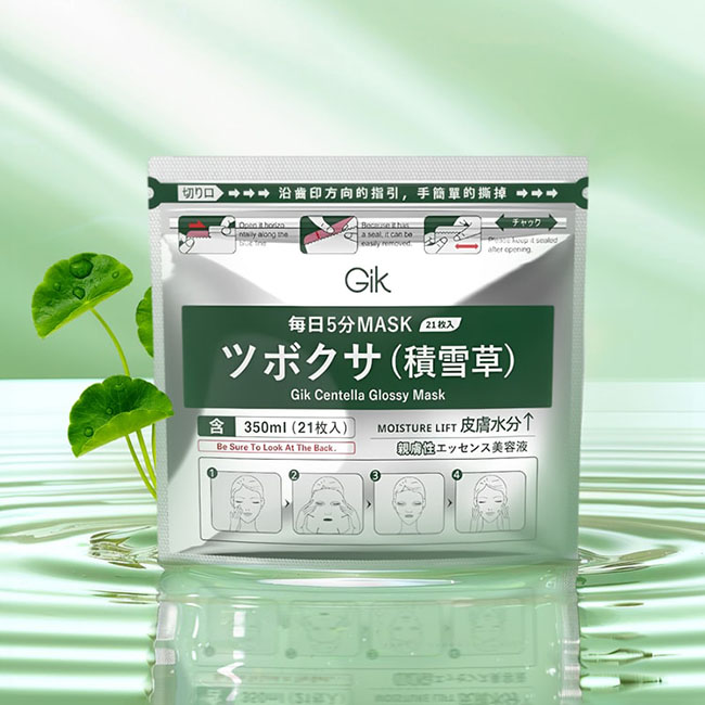 Gik Centella Glossy Mask 21 แผ่น 350 ml. แผ่นมาส์กหน้าสูตรเข้มข้นสูตร Centella ใบบัวบกผสมผสานกับไฮยารูลอน และอาหารผิวที่เข้มข้นขึ้น สูตร Moisture Lift เน้นการบำรุงแบบเร่งด่วนใน 5 นาที กู้ผิวโทรมและลดรอยแดงเร่งด่วน มีสารสกัดจากใบบัวบก (Centella Asiatica) ช