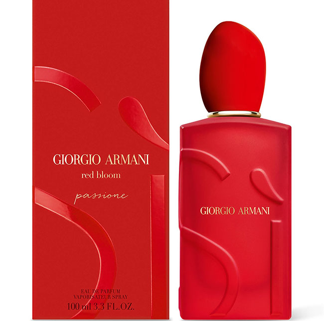 Giorgio Armani Si Passione Red Bloom Eau de Parfum Natural Spray 100 ml. น้ำหอมกลิ่นใหม่ 2026 ที่เปี่ยมไปด้วยความเย้ายวนที่ตีความออกมาอย่างร่วมสมัย ผสานกลิ่นหอมหวานของเหล่าเบอร์รี่ เข้ากับดอก Iris Pallida และกุหลาบจะผลิบานได้อย่างลงตัว