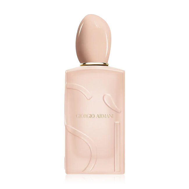 Giorgio Armani Si Passione Nude Bloom Eau de Parfum Natural Spray 100 ml. น้ำหอมกลิ่นใหม่ 2026 น้ำหอมกลิ่นแนว Chypre Floral โทนละมุนราวกับกลีบดอกไม้สัมผัสผิว ที่ให้ความสดชื่นและเย้ายวนอย่างเป็นธรรมชาติ กลิ่นหวานอ่อนๆ นุ่มนวล ไม่ฉุน ให้ความรู้สึกน่าดึงดูดเ
