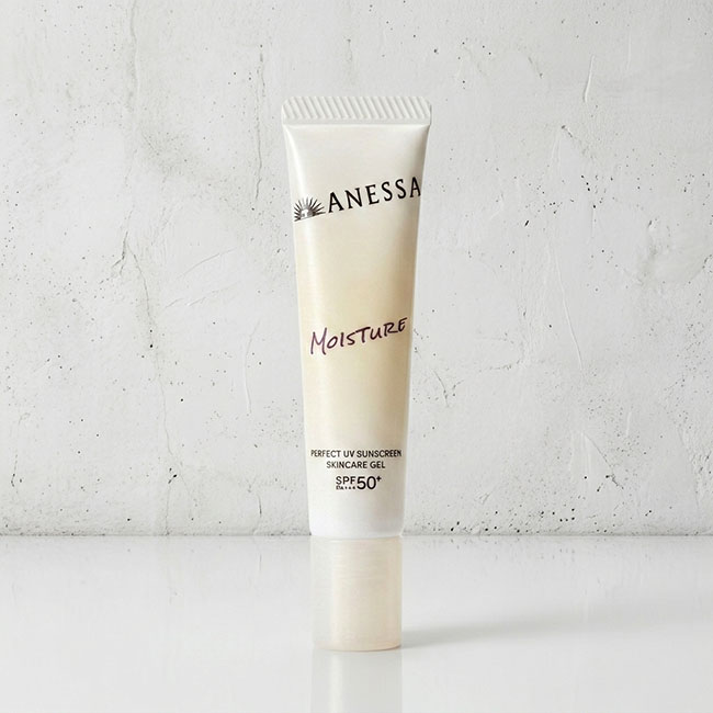 Anessa Perfect UV Sunscreen Skincare Gel SPF 50+ PA++++ ขนาดทดลอง 15g กันแดดอเนสซ่ามสีทองสูตรใหม่ เนื้อเจลบางเบาดุจน้ำ บูสผิวอิ่มน้ำ 24 ชม. กันแดดสูตรเจลครีมชุ่มชื้นสำหรับใช้ทุกวัน เนื้อเจลบางเบา ไม่เหนียวเหนอะหนะ ให้สัมผัสสบายผิว บูสผิวอิ่มน้ำ 24 ชม.^ ปก