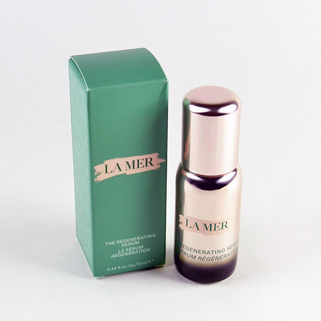 LA MER The Regenerating Serum ขนาดทดลอง 13ml. (หัวกดปั๊ม) เซรั่มตัวท็อประดับลักชูสูตรใหม่จาก La Mer ที่ขึ้นชื่อเรื่องฟื้นฟูผิว และลดริ้วรอยแบบลึกจริงใครอยากเริ่มลองแบรนด์นี้ ตัวนี้คือจุดเริ่มต้นที่คุ้มมากเป็นเซรั่มเนื้อบางเบา ซึมไว ไม่เหนียว แต่ให้ความรู้