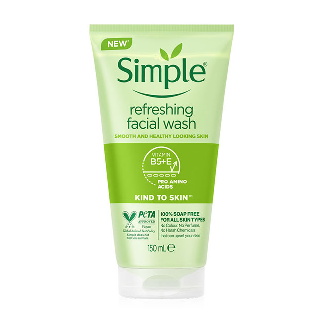Simple Refreshing Facial Wash 150 ml. เจลล้างหน้าแบรนด์สกินแคร์จากอังกฤษ สูตรปราศจากสบู่ 100% ช่วยทำความสะอาดสิ่งสกปรกอย่างล้ำลึกและความมันส่วนเกินอย่างอ่อนโยนพร้อมคืนความสดชื่นให้ผิวหลังล้างหน้า ด้วยส่วนผสมโปรวิตามินบี 5 ช่วยคงความชุ่มชื้นให้ผิว วิตามินอ