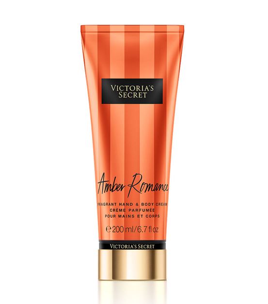 Victoria's Secret Amber Romance Fragrant Hand & Body Cream 200ml. บอดี้ครีมน้ำหอมสูตรบำรุงเข้มข้น กลิ่นนี้จะเป็นกลิ่นหอมอ่อนๆของดอกไม้ผสมกับกลิ่นวนิลานุ่มละมุนอันโดดเด่น ได้กลิ่นแล้วชวนให้อยู่ใกล้ เหมาะกับสาวๆที่ชอบกลิ่นอ่อนๆค่ะ