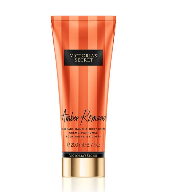 **พร้อมส่ง** Victoria's Secret Amber Romance Fragrant Hand & Body Cream 200ml. บอดี้ครีมน้ำหอมสูตรบำรุงเข้มข้น กลิ่นนี้จะเป็นกลิ่นหอมอ่อนๆของดอกไม้ผสมกับกลิ่นวนิลานุ่มละมุนอันโดดเด่น ได้กลิ่นแล้วชวนให้อยู่ใกล้ เหมาะกับสาวๆที่ชอบกลิ่นอ่อนๆค่ะ