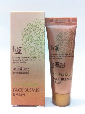 **พร้อมส่ง**Welcos No Makeup Face Blemish Balm SPF 30 PA++ Whitening ขนาดทดลอง 10 g. บีบีเวลคอสกล่องน้ำตาลอันโด่งดังWelcos BB ขั้นเทพสุดฮอตแบรนด์ไฮโซของเกาหลี ช่วยปรับให้ผิวขาวใส ผุดผ่อง ไร้ริ้วรอย คุมความมันได้ดีเยี่ยม ให้หน้าขาวใสได้ตลอดวัน ลบรอยแดง รอย