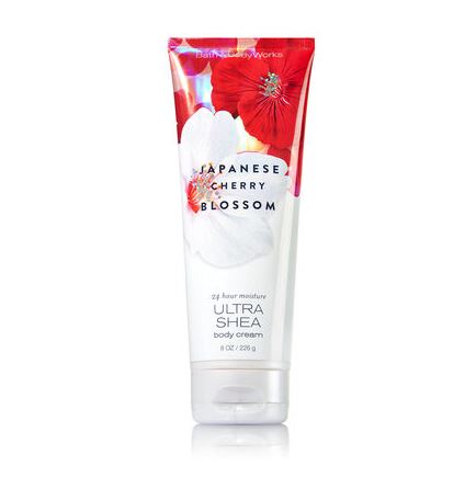 ath & Body Works Japanese Cherry Blossom 24 Hour Moisture Ultra Shea Body Cream 226g. ครีมบำรุงผิวสุดเข้มข้น มีกลิ่นหอมติดทนนาน กลิ่นดอกซากุระญี่ปุ่นหอมเตะจมูกตั้งแต่ครั้งแรกที่ได้กลิ่น ผสมกับกลิ่นวนิลานุ่มๆ เป็นกลิ่นที่ค่อนข้างชัดเจนและต