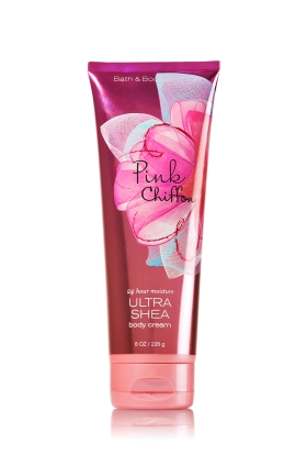 Bath & Body Works Pink Chiffon 24 Hour Moisture Ultra Shea Body Cream 226g. ครีมบำรุงผิวสุดเข้มข้น มีกลิ่นหอมติดทนนาน กลิ่นหอมใหม่ที่หอมมากๆ กลิ่นของผลแพร ผสมกับกลิ่นของกล้วยไม้ กลิ่นวนิลานุ่มๆ และกลิ่น Chiffon Musk ผสมผสานกลิ่นได้หอมหวานล