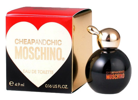 MOSCHINO Cheap and Chic 4.9ml. กลิ่นหอมของ ดอกไม้สดที่กำลังเบ่งบานเต็มทุ่งหญ้าสีเขียวอ่อน และส้มที่สดจากต้นมอบความหอมหวานสดชื่น ลึกลับน่าค้นหา รู้สึกได้ตั้งแต่ครั้งแรกที่ได้สัมผัสที่ผสมผสานกันได้อย่างลงตัว 