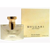 BVLGARI Pour Femme EDP 5ml สัมผัสแรกที่ให้ความรู้สึกสดชื่น และใสราวกับผลึกจากส่วนผสมของดอกไม้นานาชนิด สัมผัสต่อมาด้วย กลิ่นที่โดดเด่นจากส่วนผสมหลัก ชามะลิ Sambac ที่เด็ดในยามรุ่งอรุณเพราะให้กลิ่นที่หอมกว่า จากนั้นกลิ่นหอมของมะลิจะค่อยๆ จางลงจน